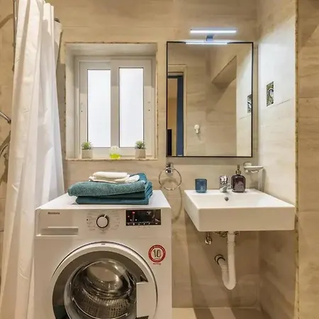 Maisonette In דירה *